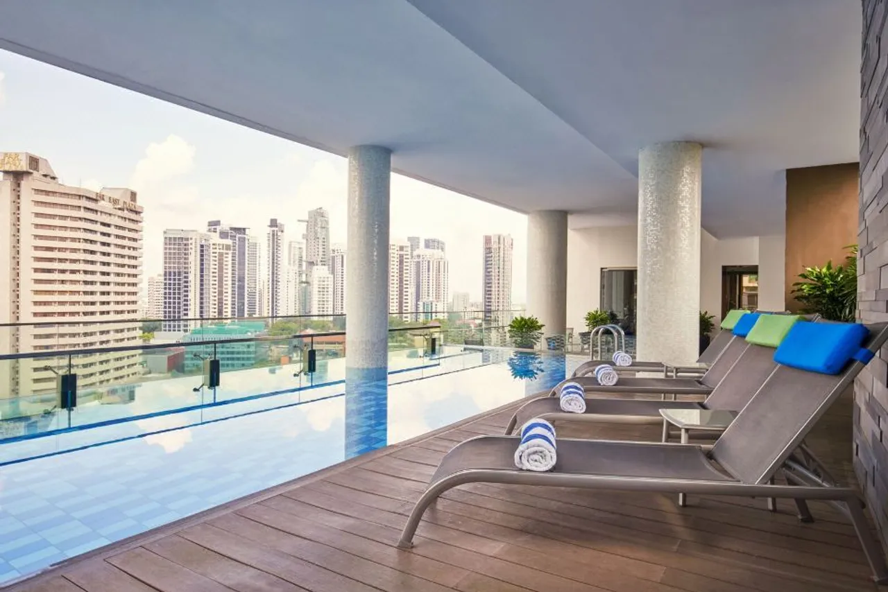 Quincy Hotel Singapore by Far East Hospitality — rooms and atmosphere