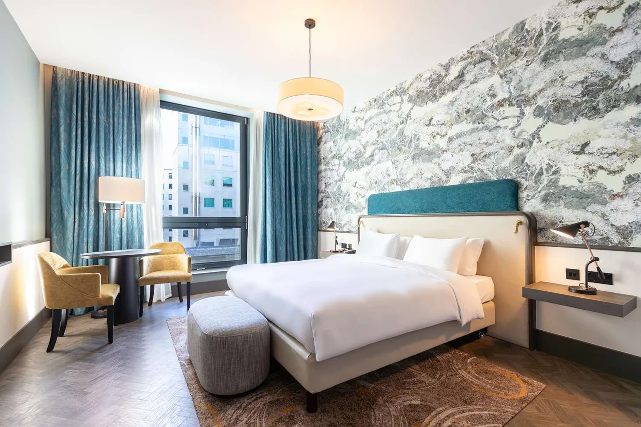 Radisson Blu Hotel, Glasgow — rooms and atmosphere