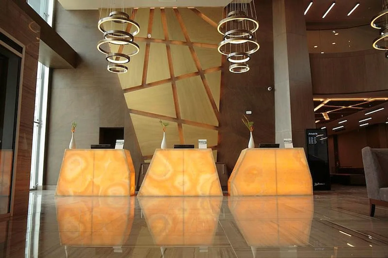 Radisson Blu Hotel, Abidjan Airport — rooms and atmosphere