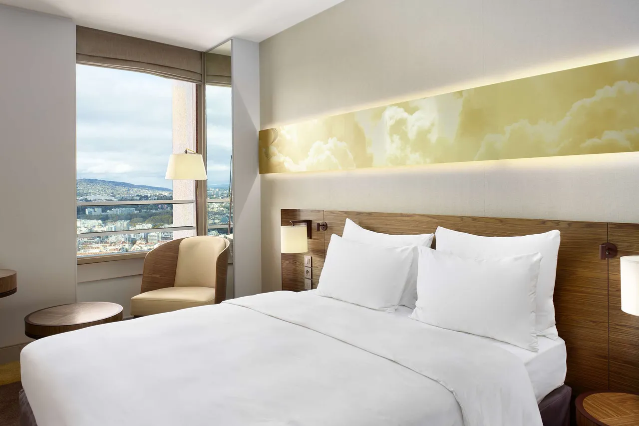 Radisson Blu Hotel, Lyon — ภาพห้องพักและบรรยากาศ
