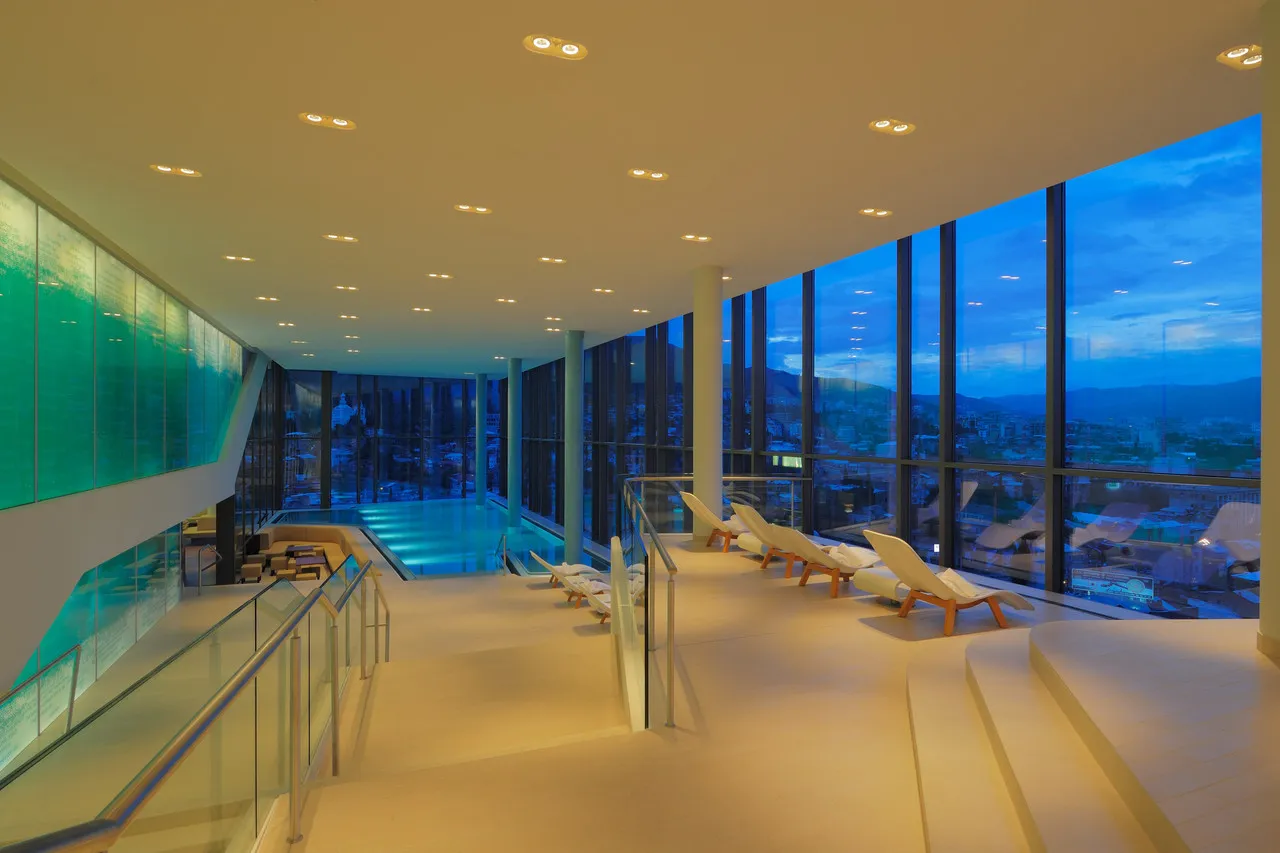 Radisson Blu Iveria Hotel Tbilisi — rooms and atmosphere