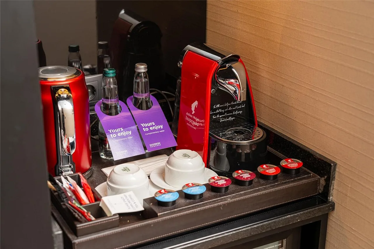 Radisson Blu Leogrand Hotel Chișinău — rooms and atmosphere