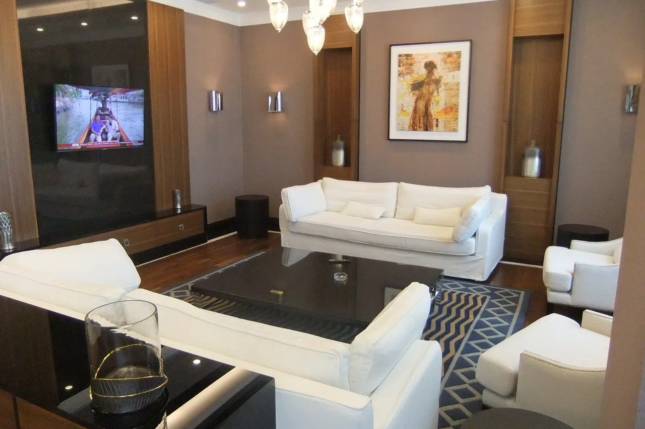 Radisson Blu Leogrand Hotel Chișinău — rooms and atmosphere