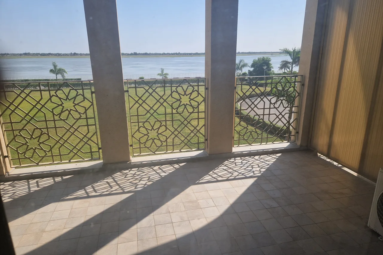 Radisson Blu Hotel, N'Djamena — rooms and atmosphere