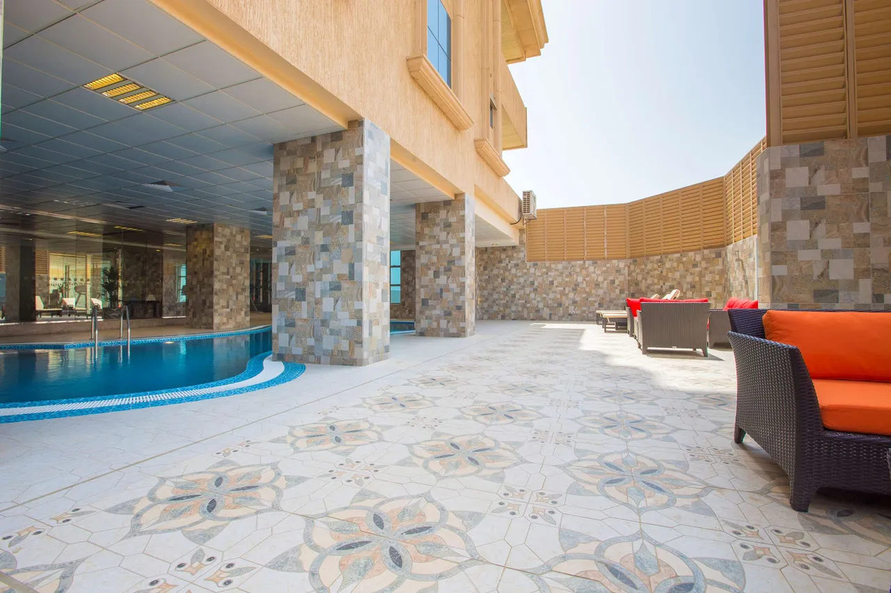 Radisson Blu Plaza Jeddah — rooms and atmosphere