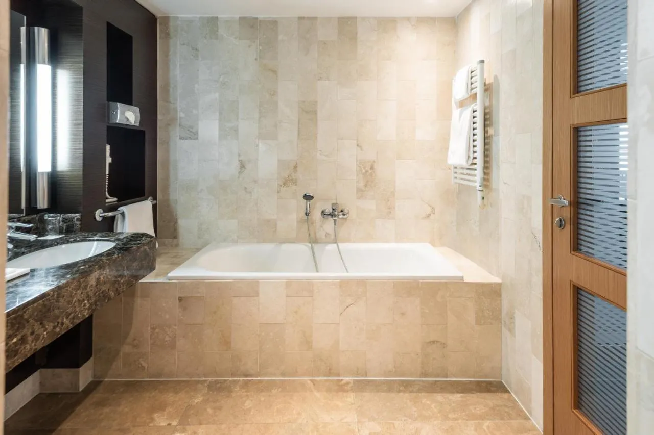 Radisson Hotel Astana — rooms and atmosphere