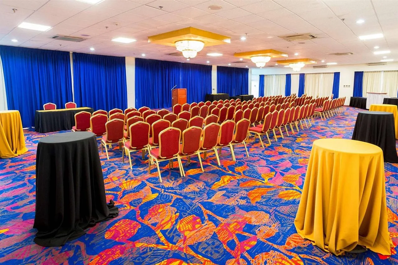Radisson Hotel Trinidad — rooms and atmosphere