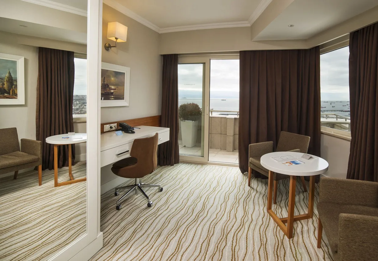 Radisson Hotel President Old Town Istanbul — rooms and atmosphere