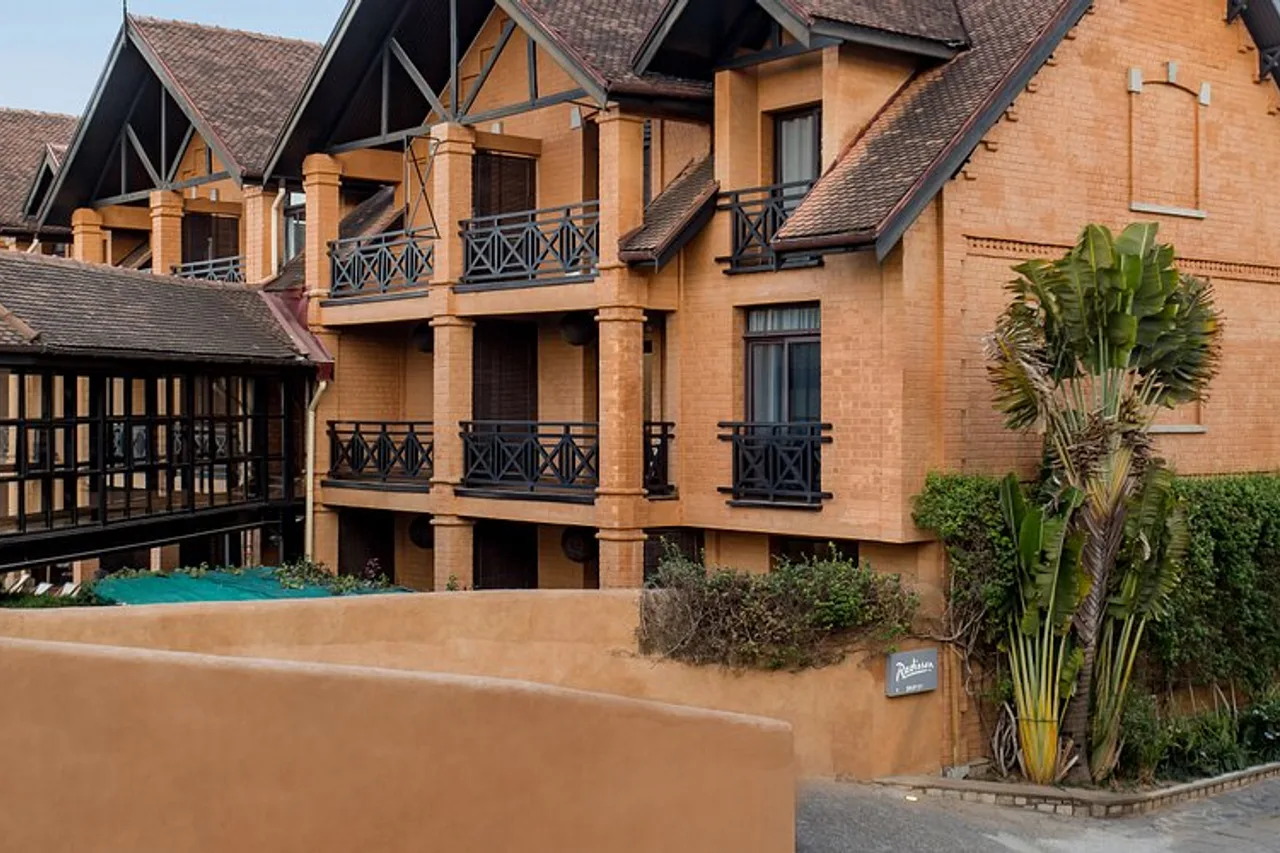 Radisson Hotel Tamboho Waterfront Antananarivo — rooms and atmosphere