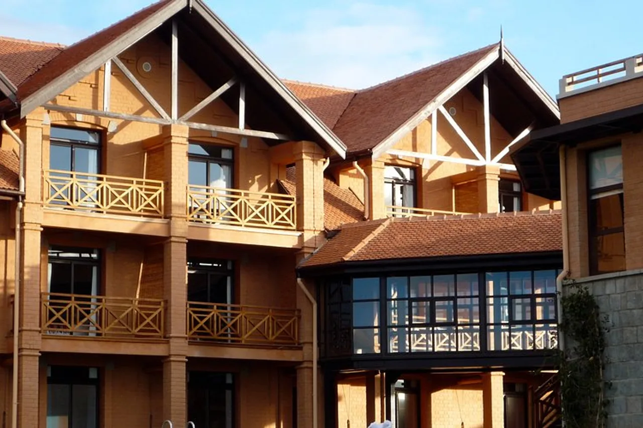 Radisson Hotel Tamboho Waterfront Antananarivo — rooms and atmosphere