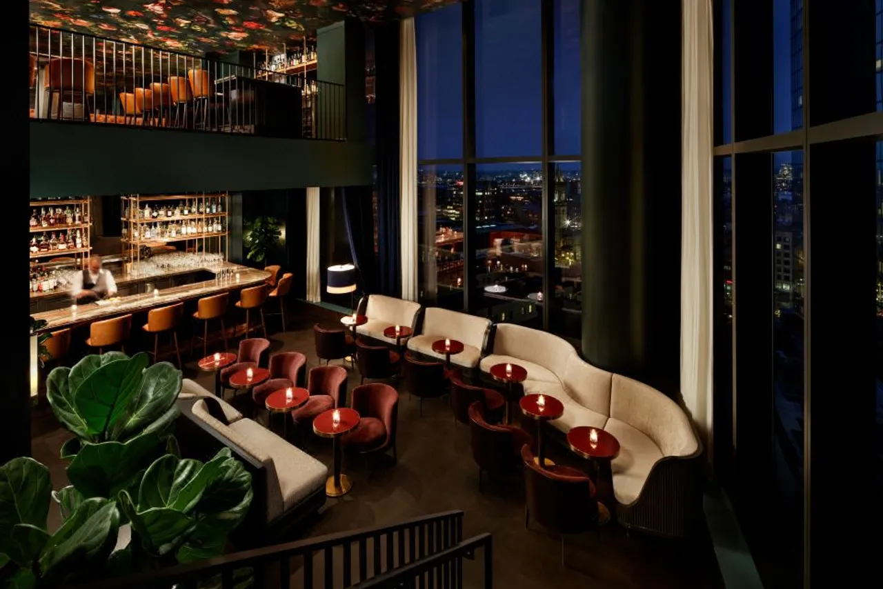 Raffles Boston — rooms and atmosphere