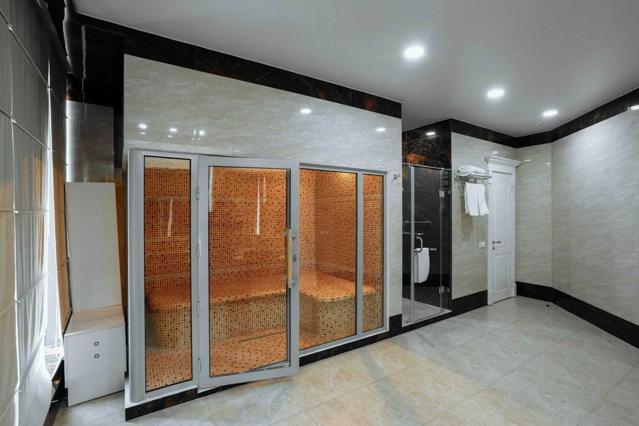 Ramada by Wyndham Shymkent — ภาพห้องพักและบรรยากาศ