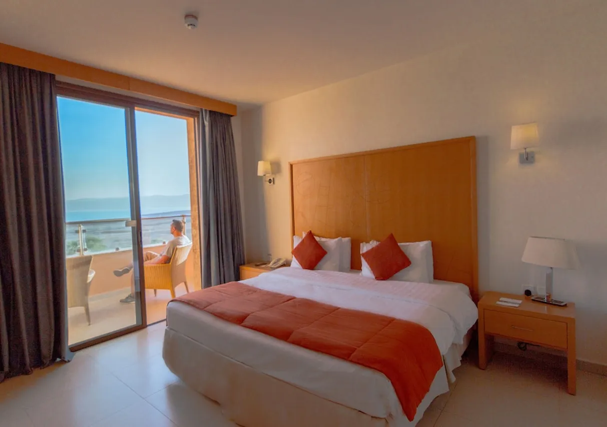 Ramada Resort Dead Sea — rooms and atmosphere
