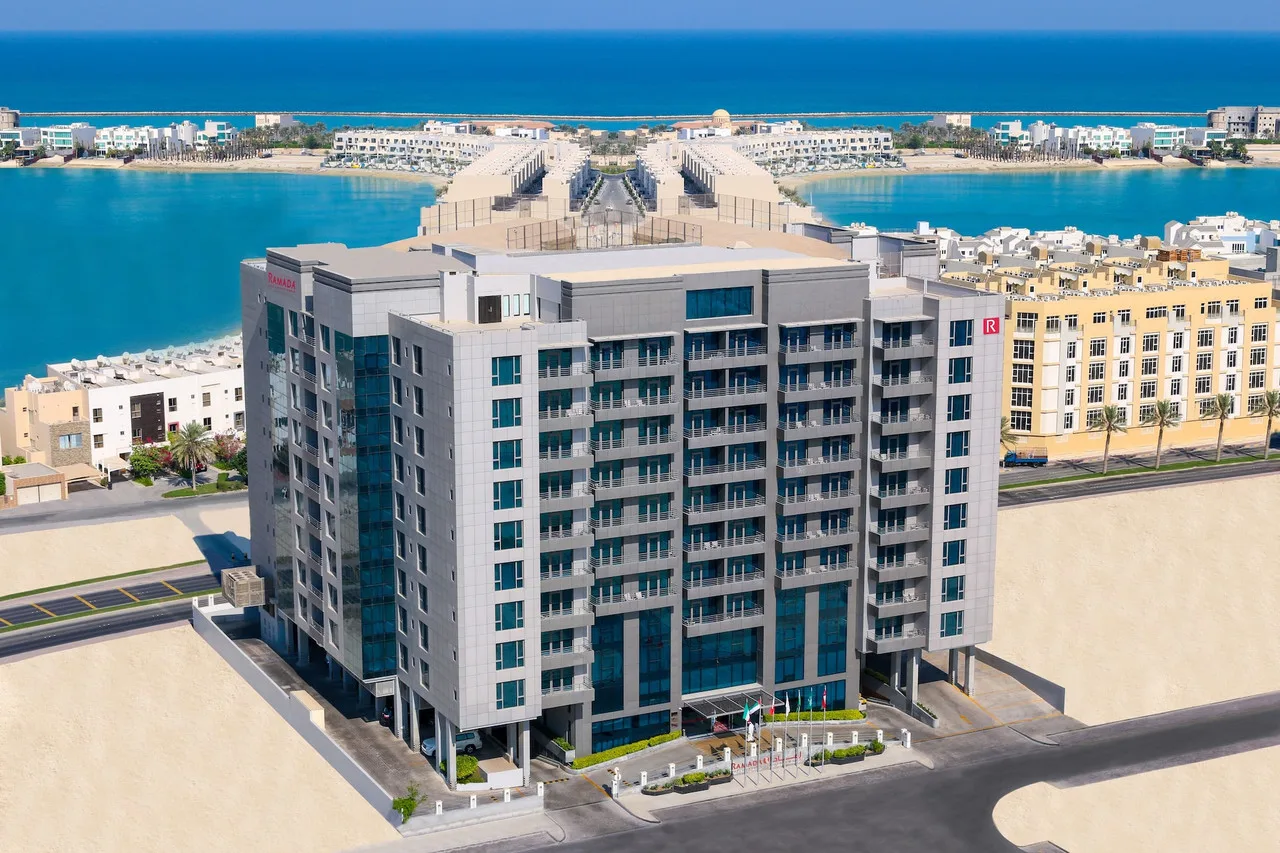 Ramada Hotel & Suites by Wyndham Amwaj Islands — มุฮัรร็อก
