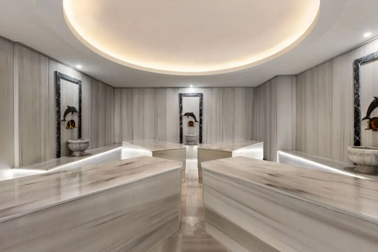 Ramada Plaza by Wyndham Batumi — rooms and atmosphere