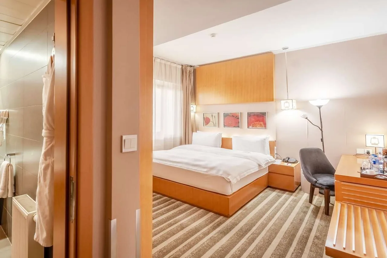 Ramada by Wyndham Ulaanbaatar Citycenter — rooms and atmosphere