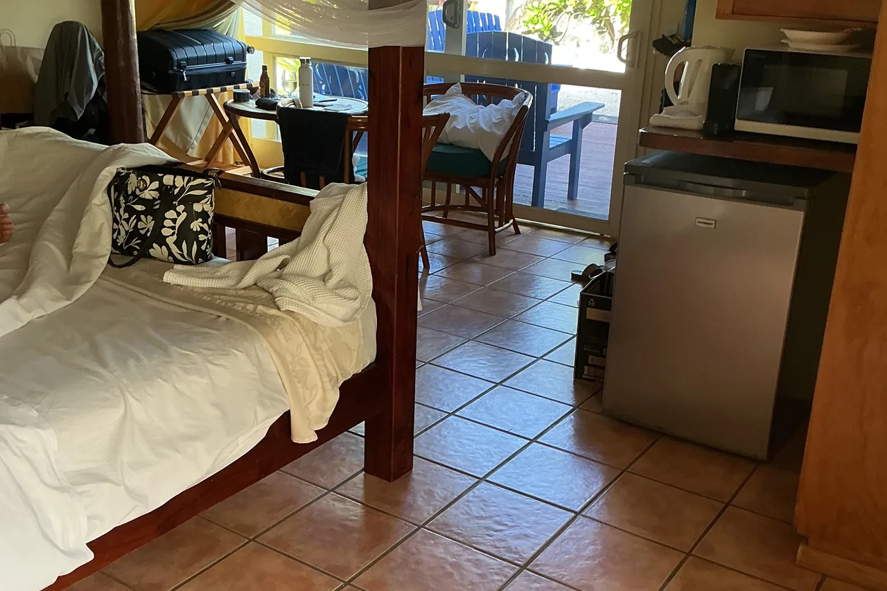 The Rarotongan Beach Resort &amp; Lagoonarium — rooms and atmosphere
