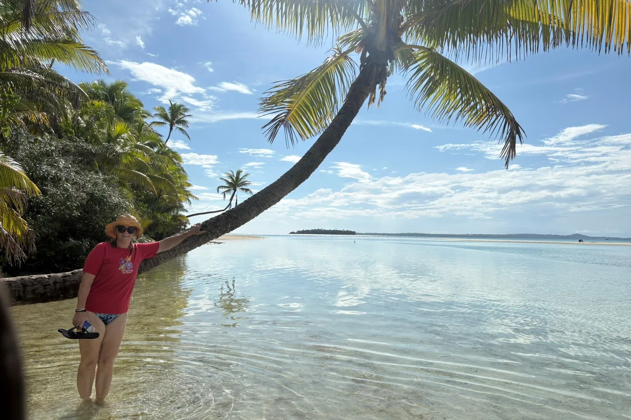The Rarotongan Beach Resort &amp; Lagoonarium — rooms and atmosphere