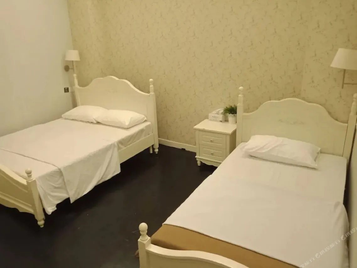 Reggae Mansion Hostel Kuala Lumpur — rooms and atmosphere
