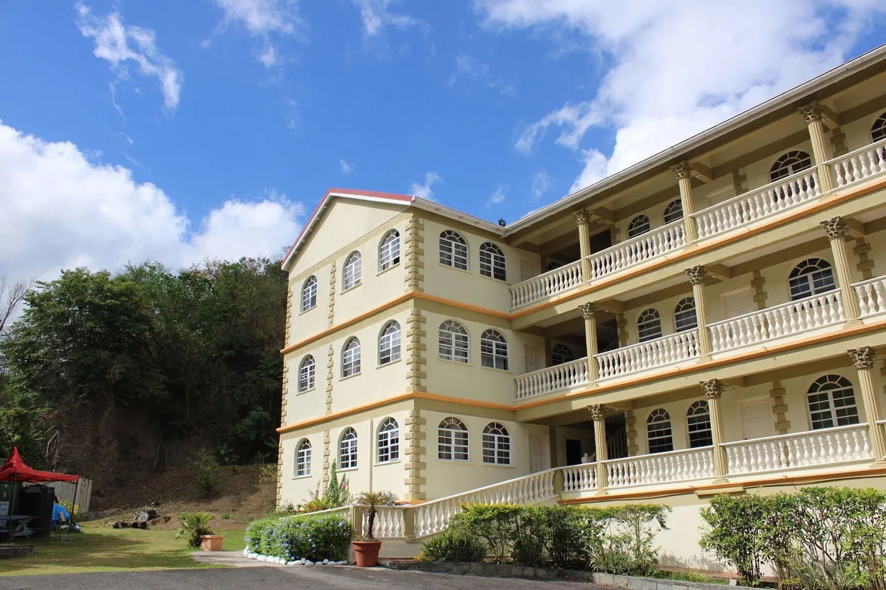 Rejens Hotel — พอร์ตสมัท