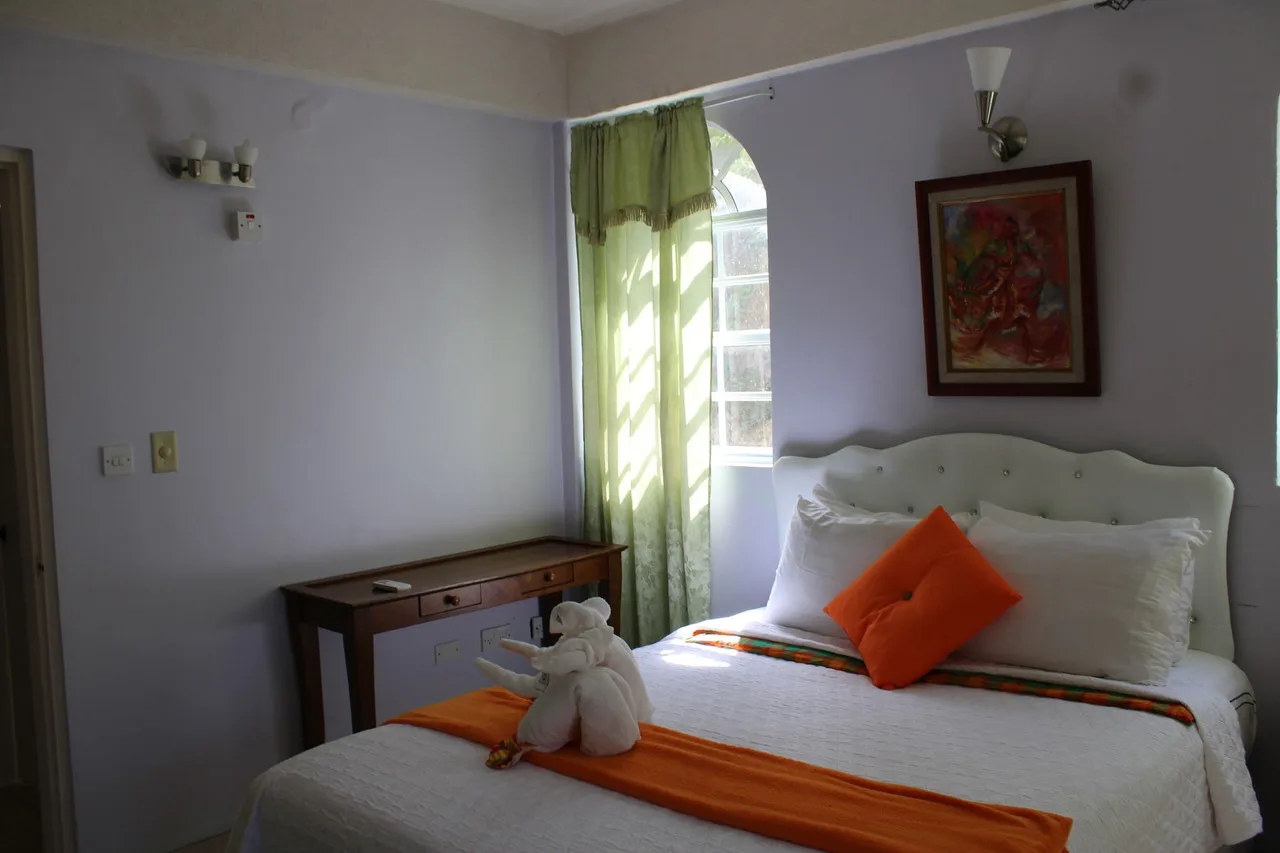 Rejens Hotel — ภาพห้องพักและบรรยากาศ