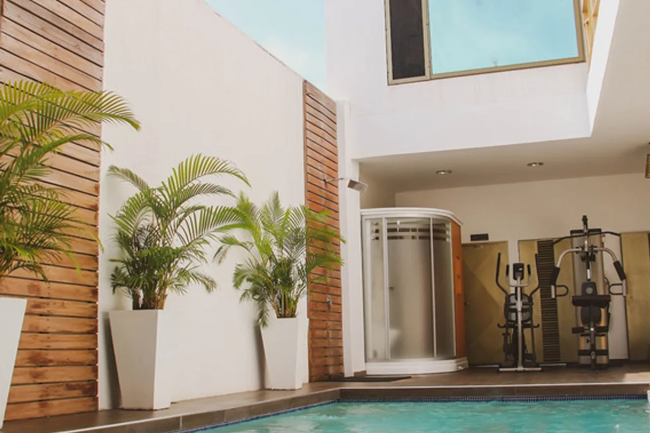 Remfort Hotel — ภาพห้องพักและบรรยากาศ