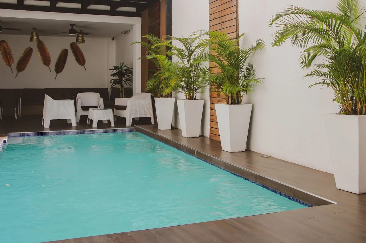 Remfort Hotel — ภาพห้องพักและบรรยากาศ