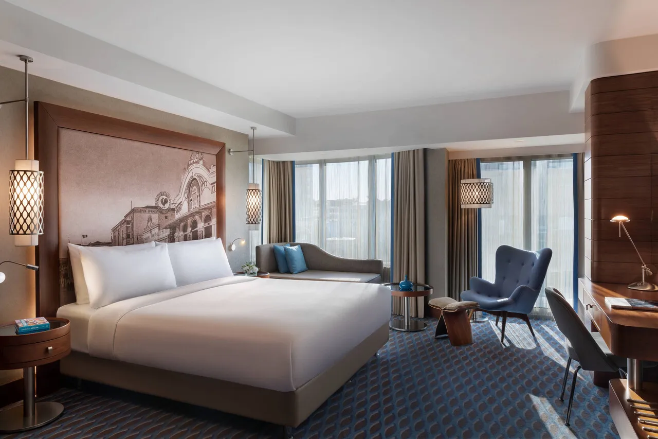Renaissance Izmir Hotel — ภาพห้องพักและบรรยากาศ