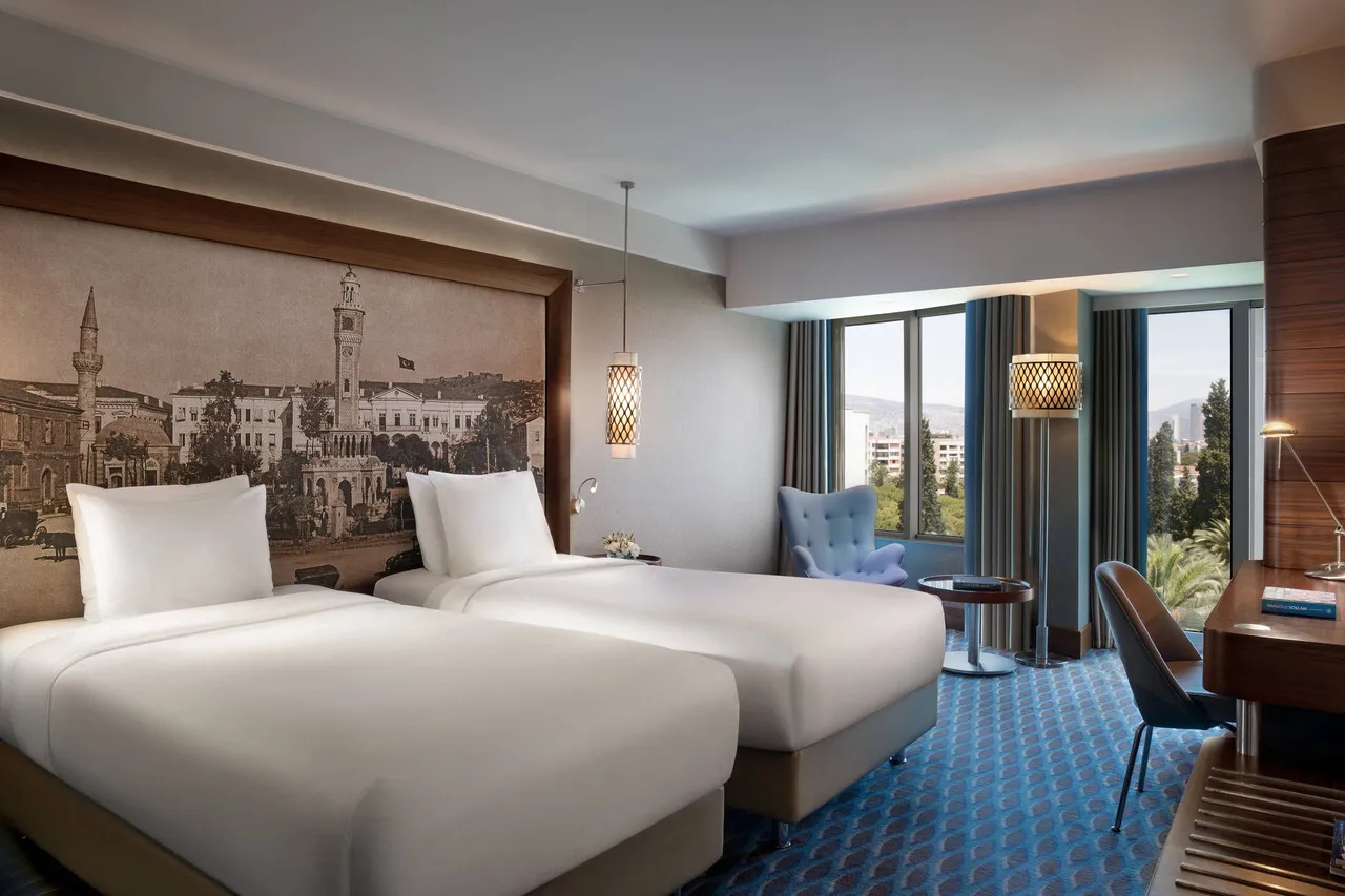 Renaissance Izmir Hotel — ภาพห้องพักและบรรยากาศ