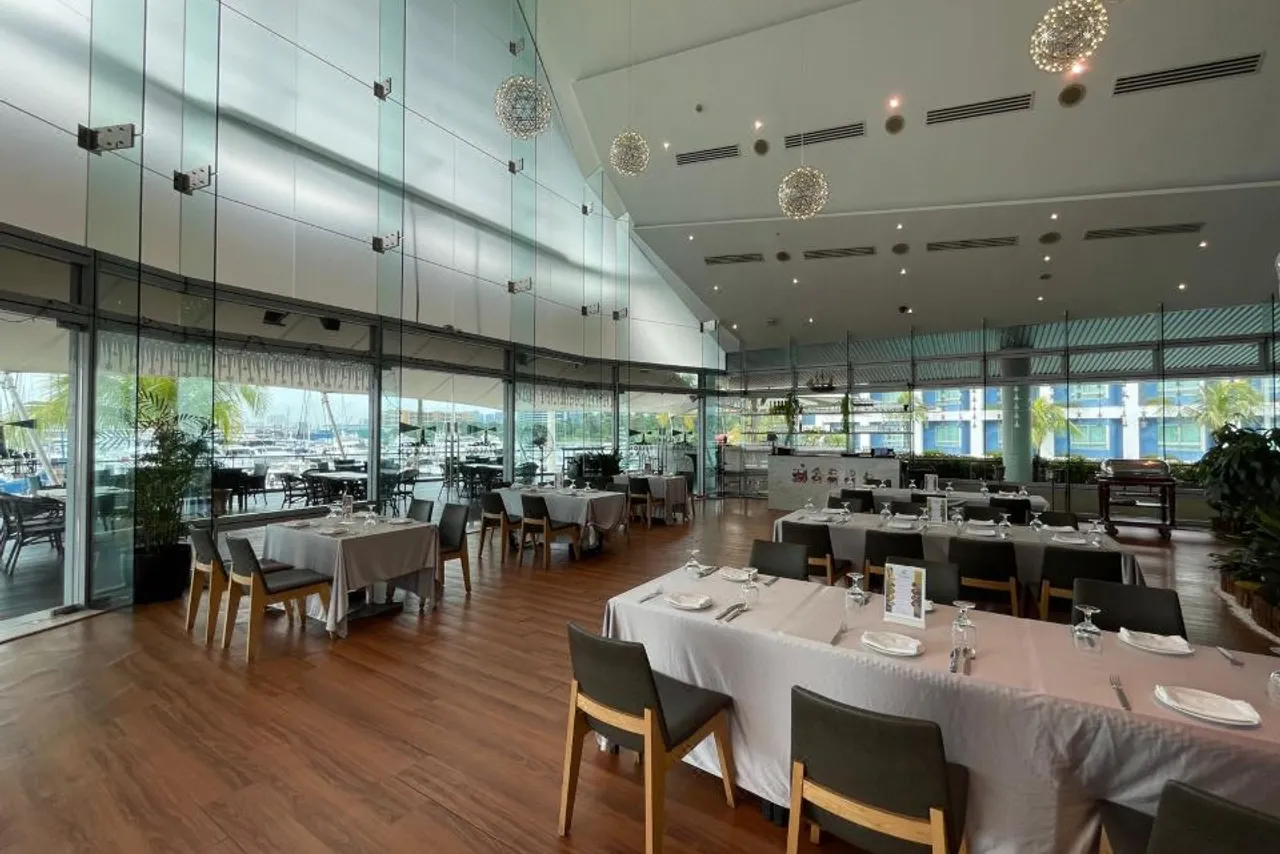 Republic of Singapore Yacht Club — rooms and atmosphere