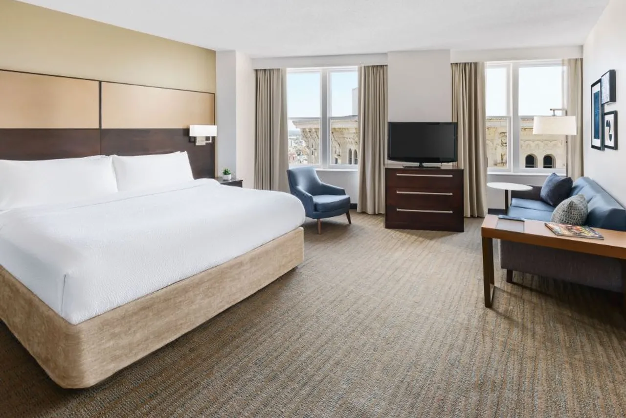 Residence Inn by Marriott Atlanta Downtown — rooms and atmosphere