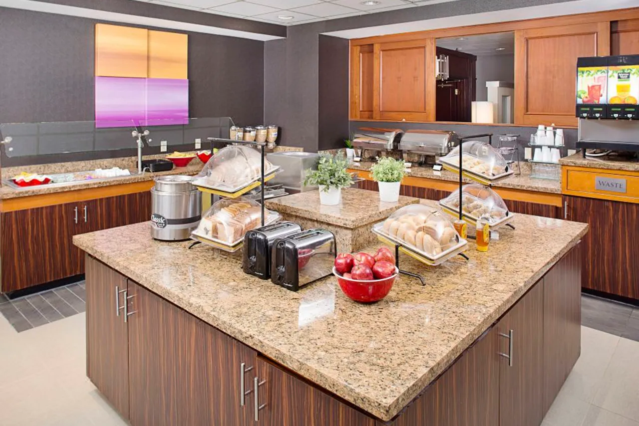 Residence Inn by Marriott Atlanta Downtown — rooms and atmosphere