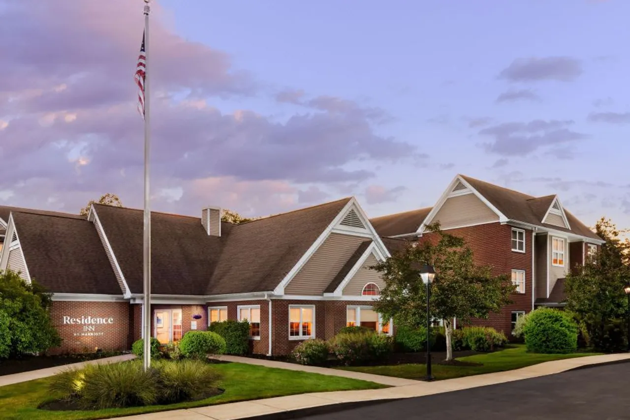 Residence Inn Boston Foxborough — rooms and atmosphere