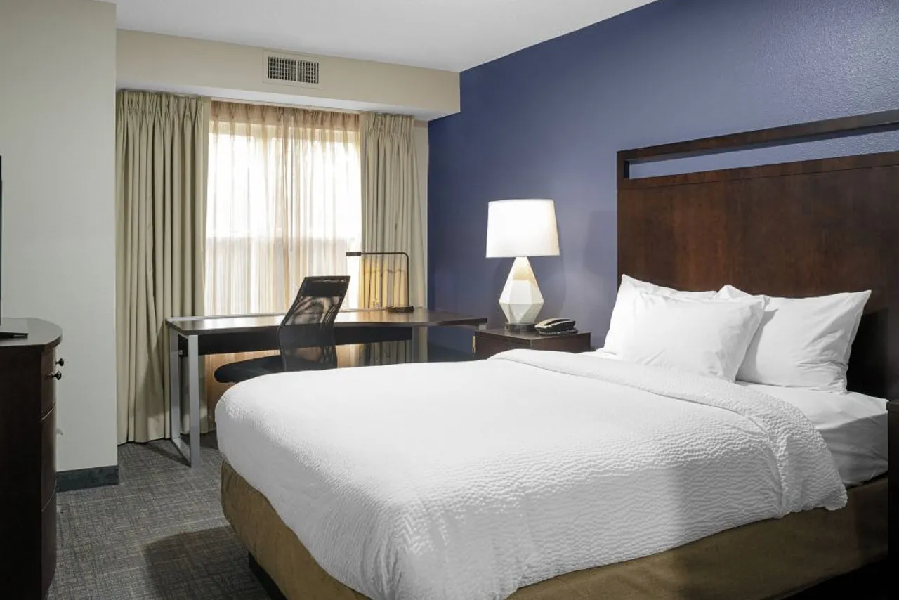 Residence Inn Boston Foxborough — rooms and atmosphere
