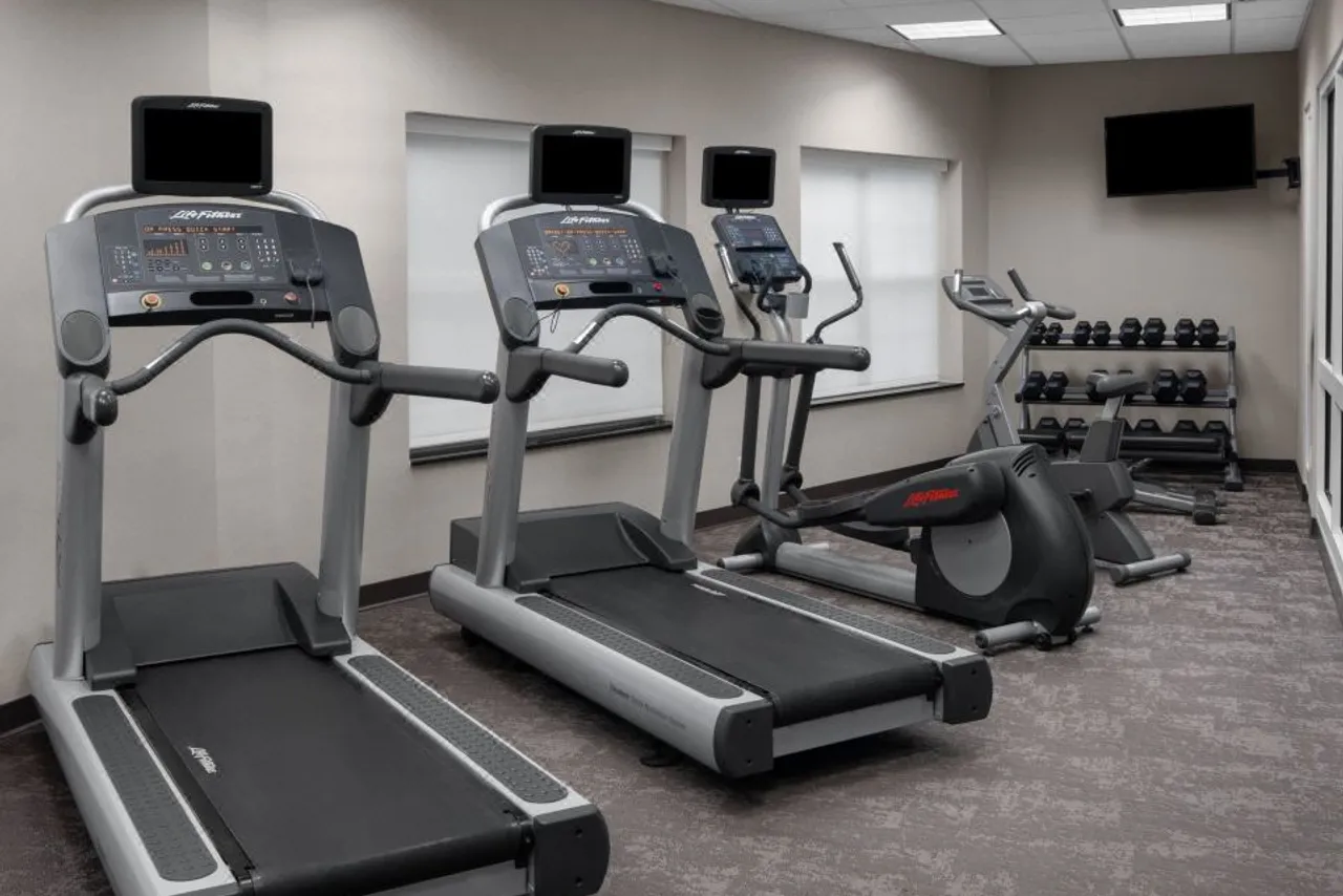 Residence Inn by Marriott East Rutherford Meadowlands — rooms and atmosphere