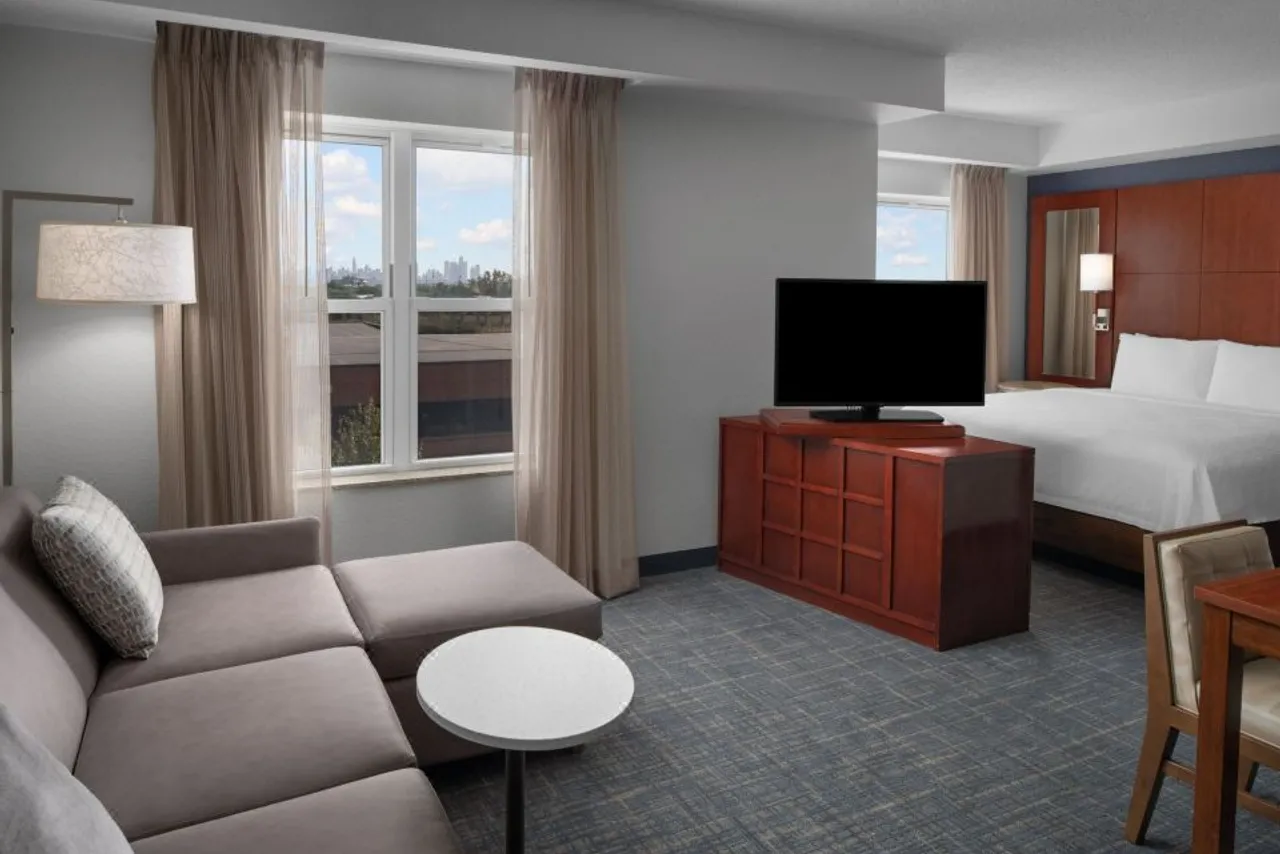 Residence Inn by Marriott East Rutherford Meadowlands — rooms and atmosphere