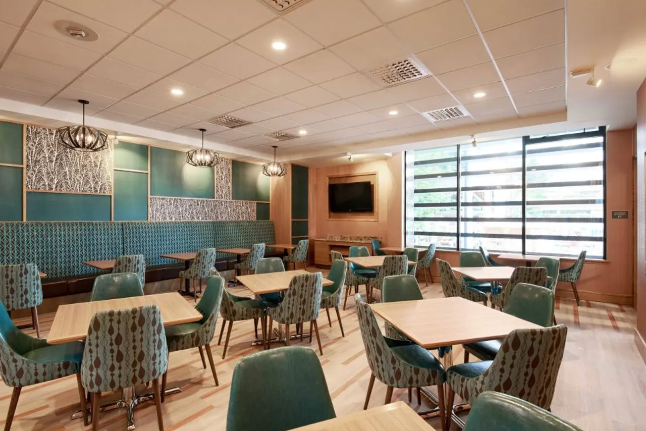 Residence Inn by Marriott Vancouver Downtown — rooms and atmosphere