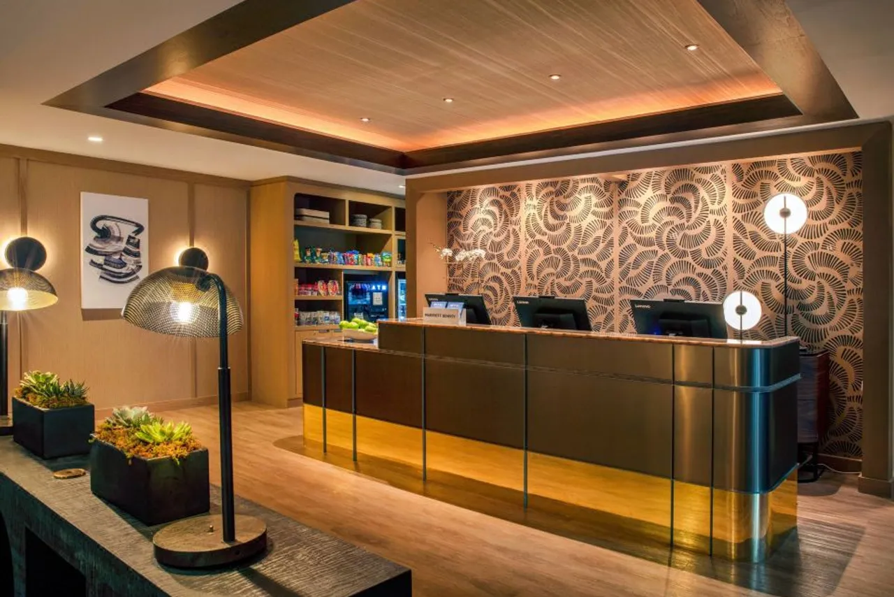 Residence Inn by Marriott Miami Aventura Mall — rooms and atmosphere