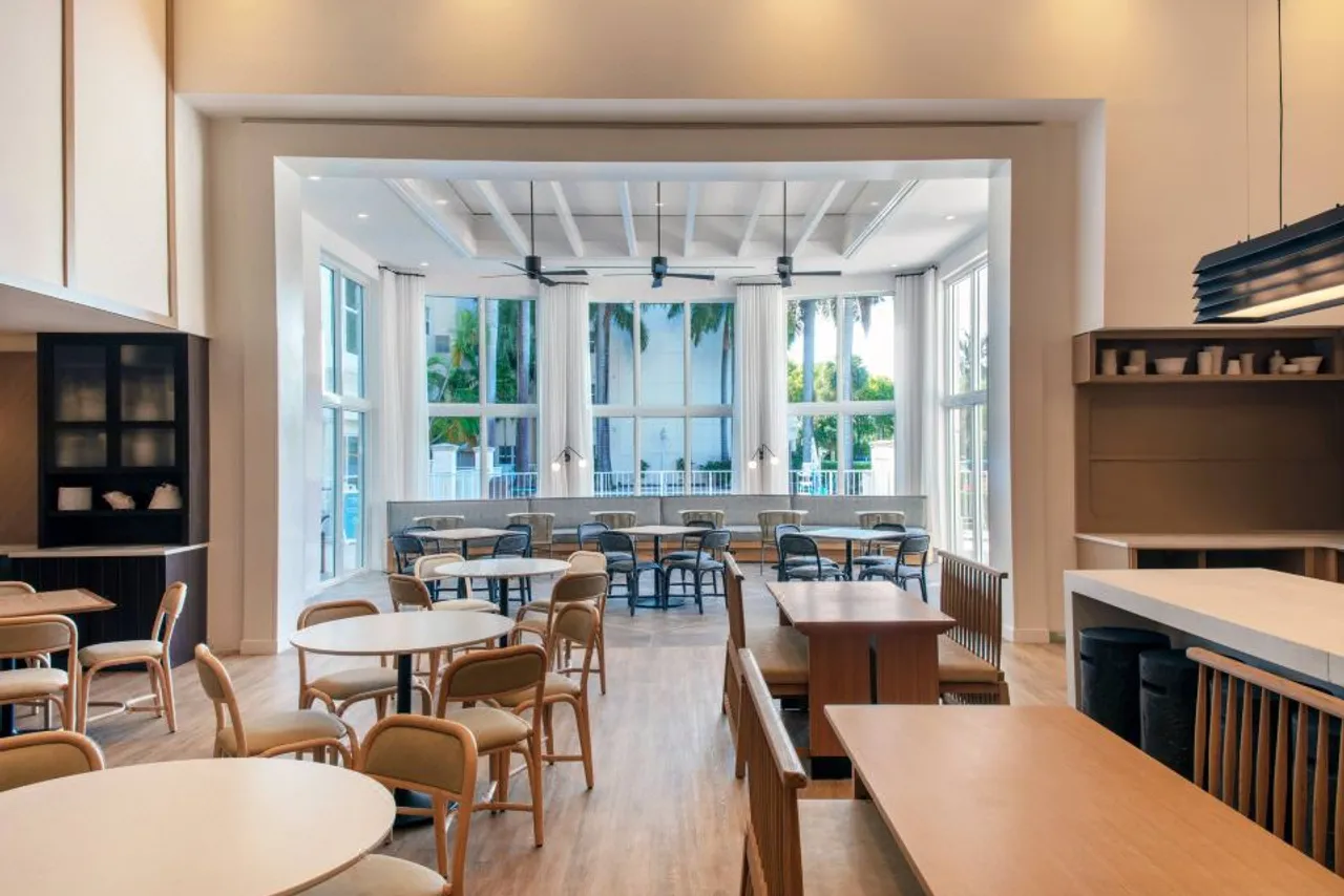 Residence Inn by Marriott Miami Aventura Mall — rooms and atmosphere