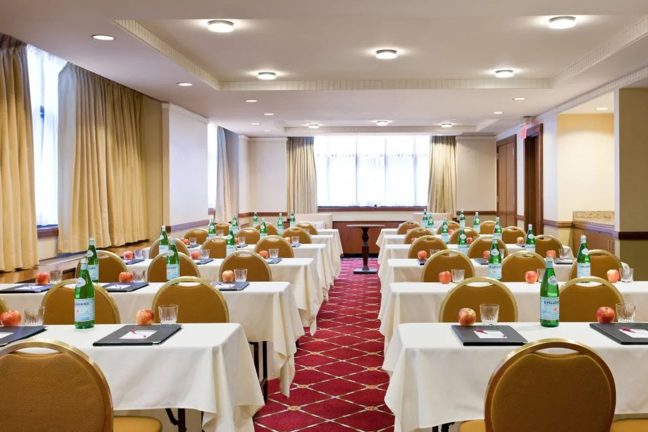 Residence Inn by Marriott Philadelphia Center City — rooms and atmosphere
