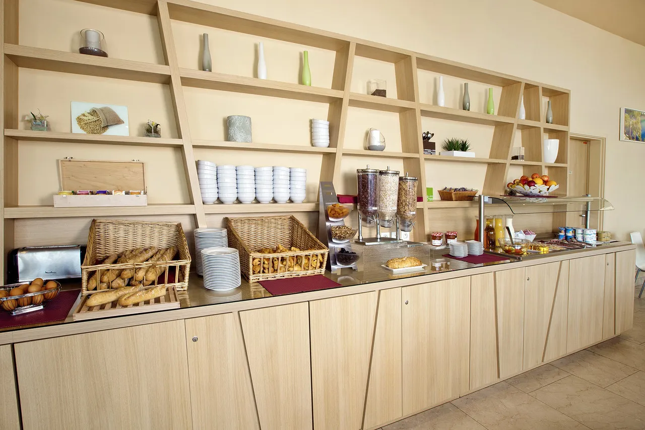 Residhome Marseille Saint-Charles — rooms and atmosphere