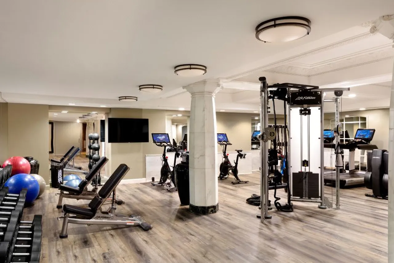 Riggs Washington DC — rooms and atmosphere