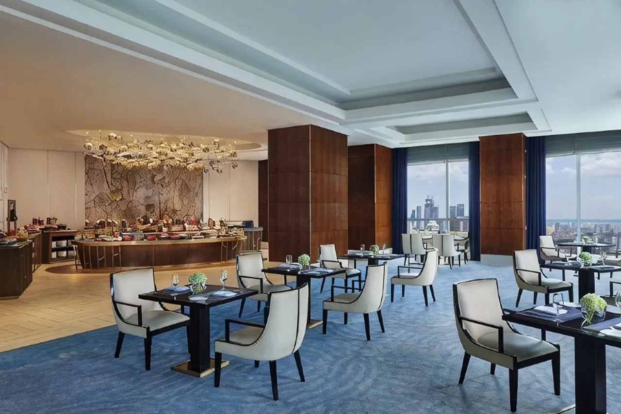 The Ritz-Carlton Jakarta, Pacific Place — rooms and atmosphere