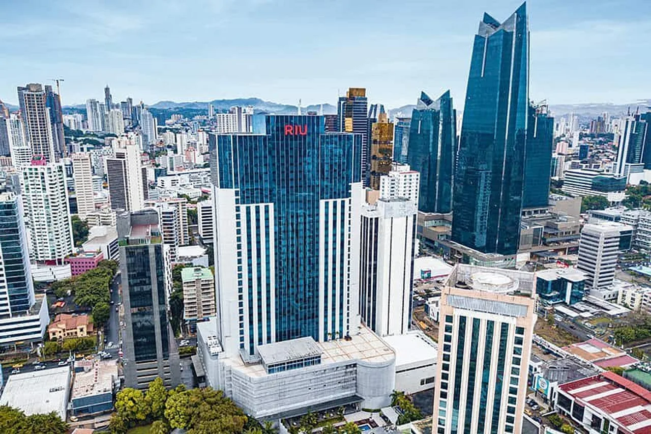 Riu Plaza Panama — rooms and atmosphere