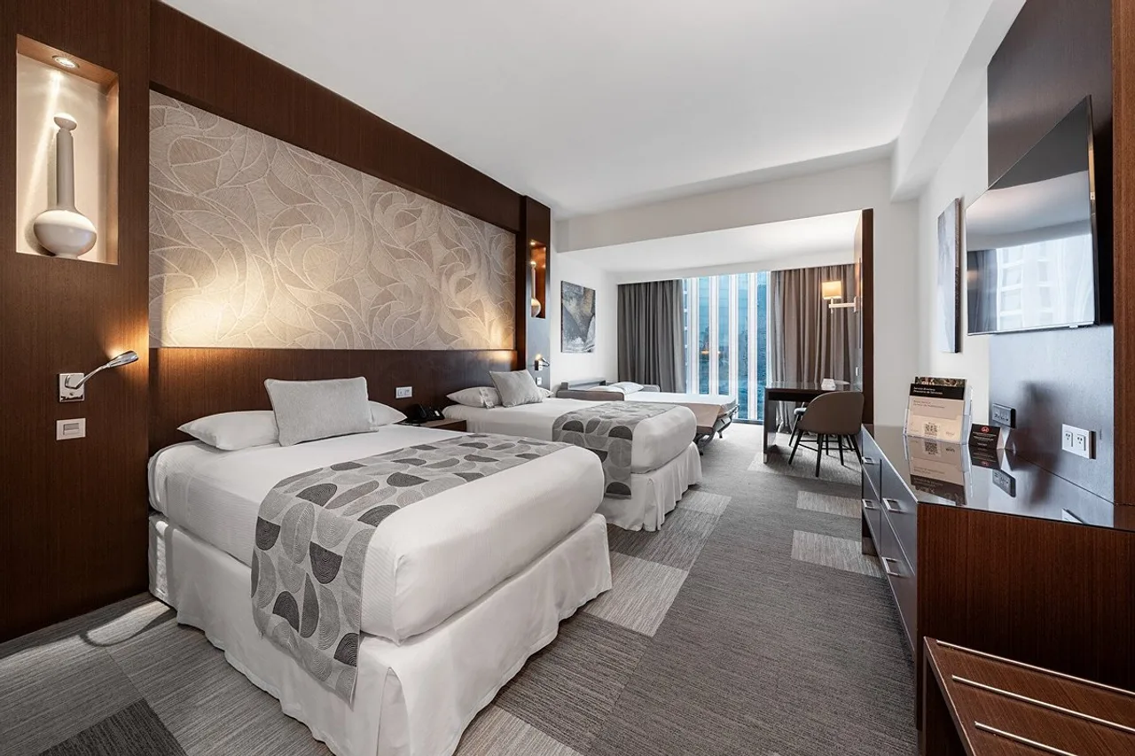 Riu Plaza Panama — rooms and atmosphere