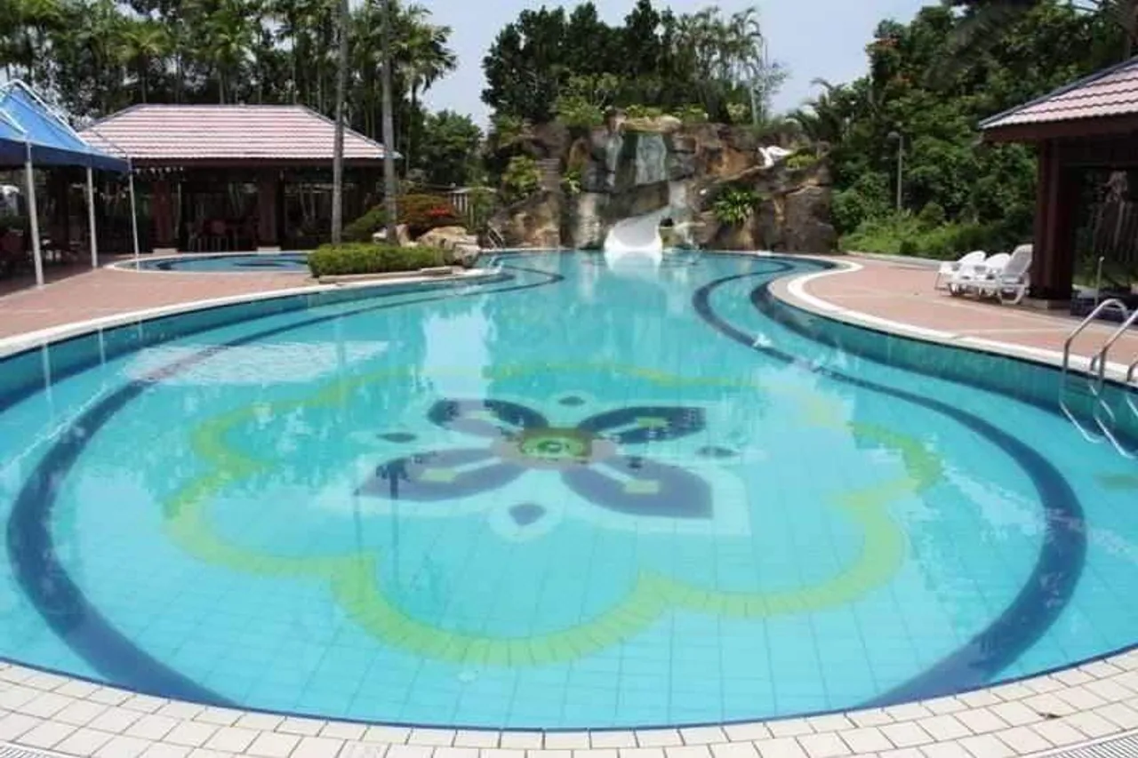 Riverview Hotel — rooms and atmosphere