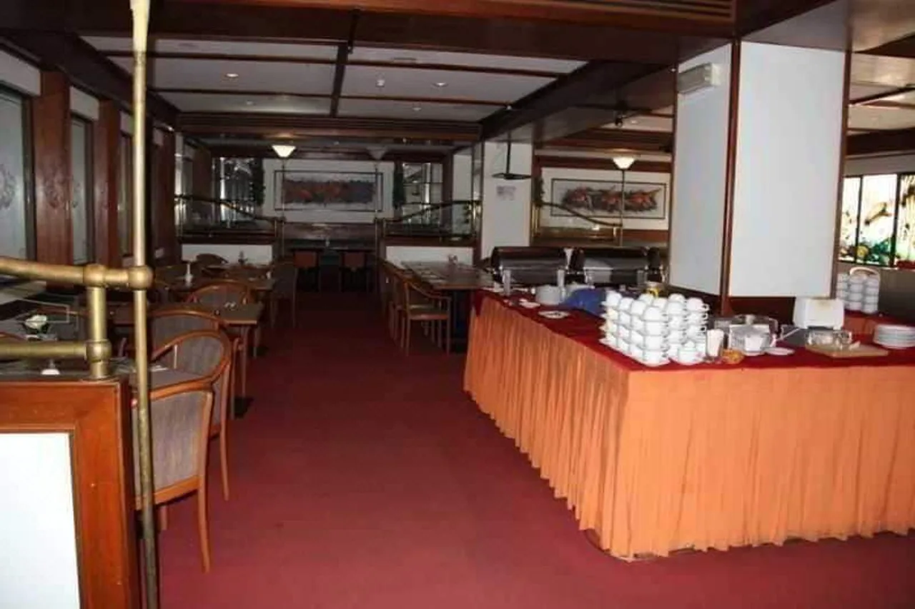 Riverview Hotel — rooms and atmosphere