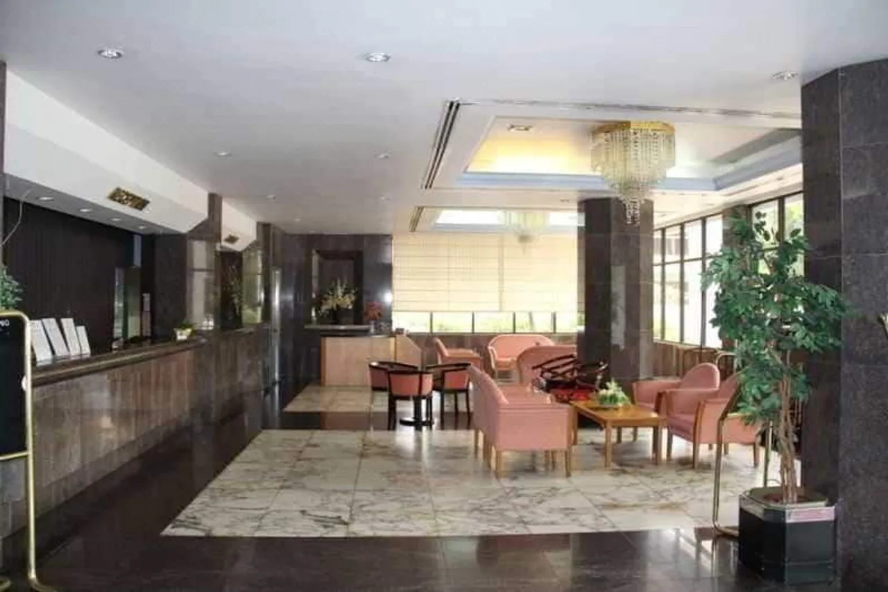 Riverview Hotel — rooms and atmosphere