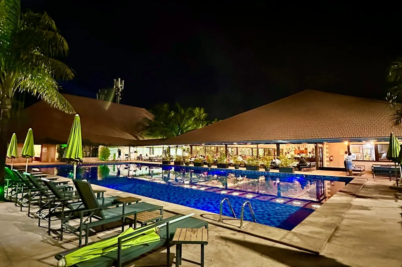 Riviera Royal Hotel — rooms and atmosphere