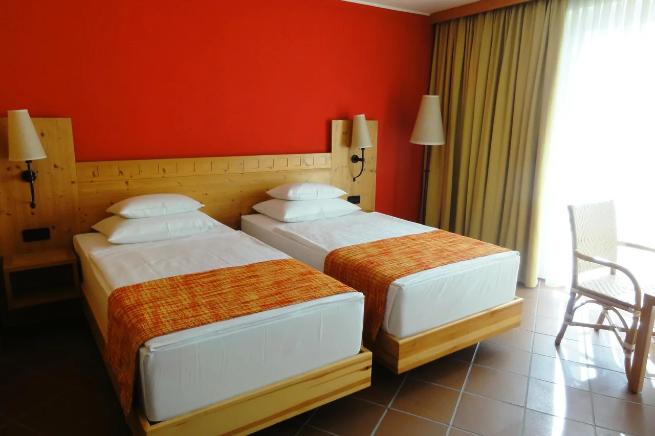 Rogner Hotel Tirana — rooms and atmosphere